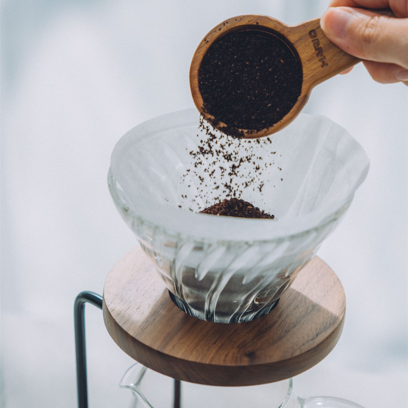 Hario V60 02 Cam Dripper Walnut Wood
